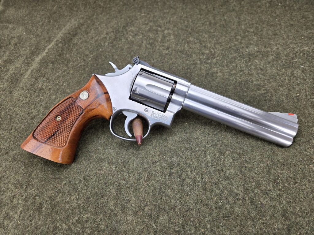 Smith & Wesson 686 Revolver